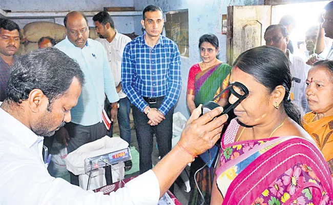 Ration Rice Supply With Biometric And Iris in Shops - Sakshi