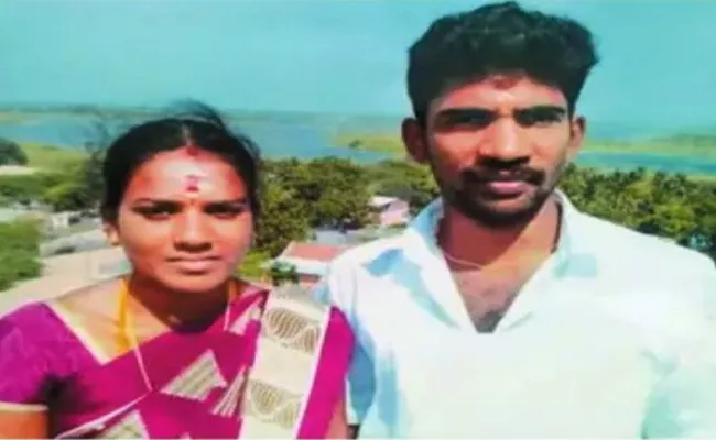 Love Couple Commits Suicide in Tamil Nadu - Sakshi