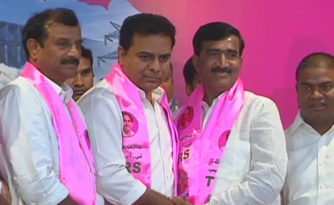 Oanteru Pratap Reddy Join In TRS - Sakshi