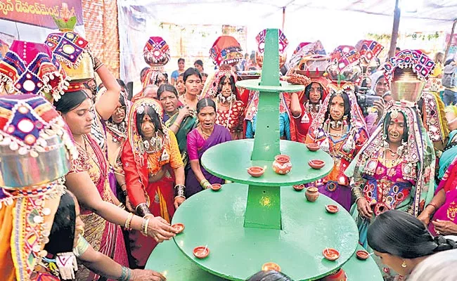 The traditional game songs of the lambada on the day of the bogi - Sakshi