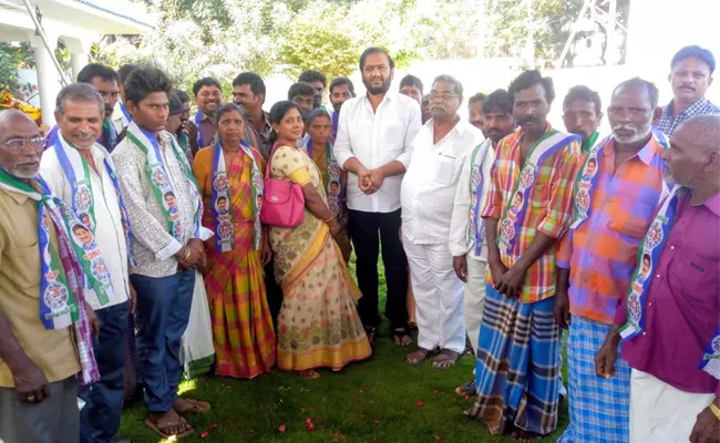 TDP Leaders Join YSRCP - Sakshi