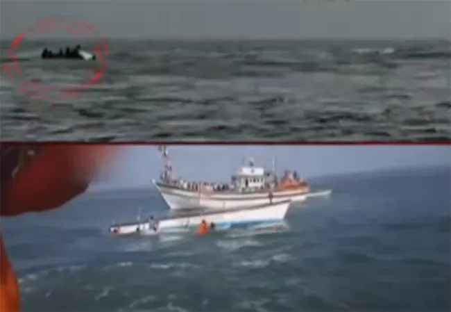 Boat Capsizes Off Karwar In Karnataka - Sakshi