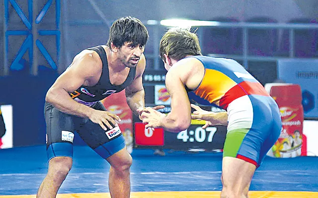 Pro Wrestling League: Bajrang wins deciding bout to guide Punjab Royals to first win - Sakshi