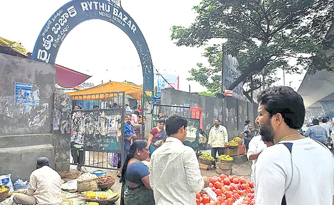 Farmer Markets Shortage in Hyderabad - Sakshi