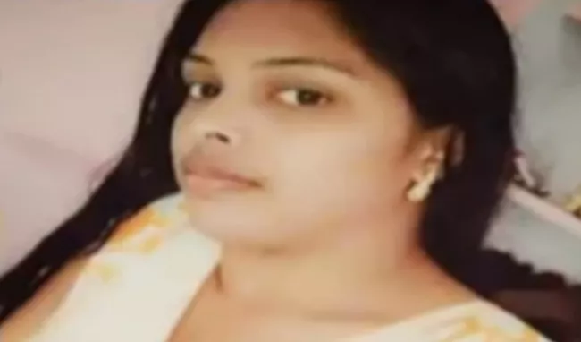 Newly married bride commits suicide in Aleru - Sakshi