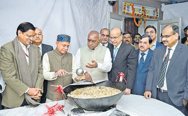 Halwa ceremony marks beginning of printing of 2019 Budget documents - Sakshi