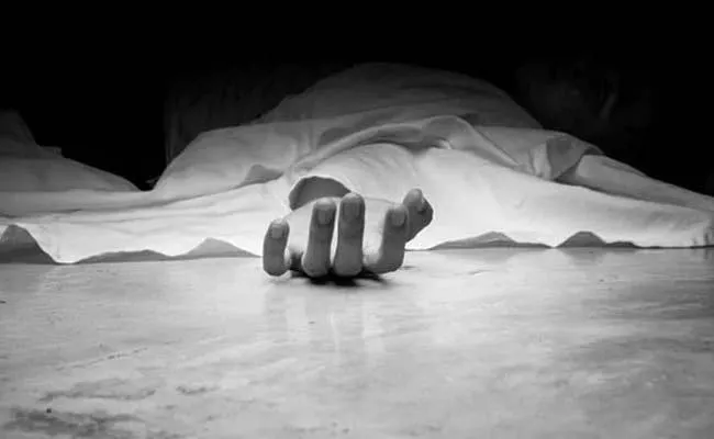 UP Four Year Old Girl Witnesses Her Father Murder - Sakshi