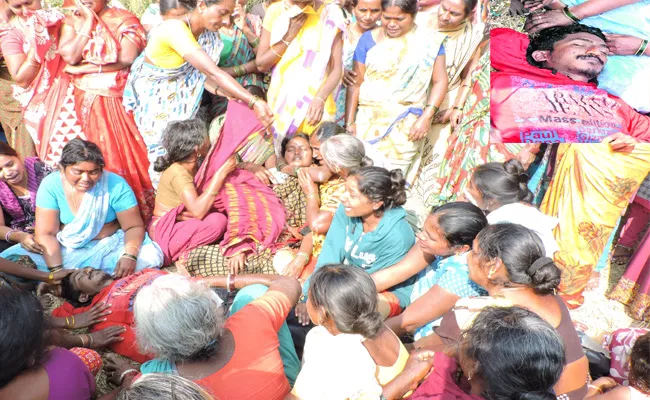 Man Dies In down Well Karimnagar - Sakshi