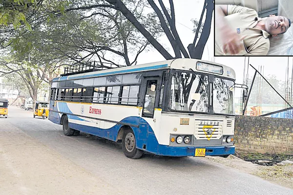 RTC driver not forget the responsibility of him when he got Heart attack  - Sakshi