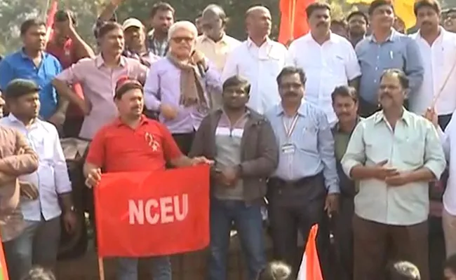 Defence Employees Protest Against Modi Government - Sakshi