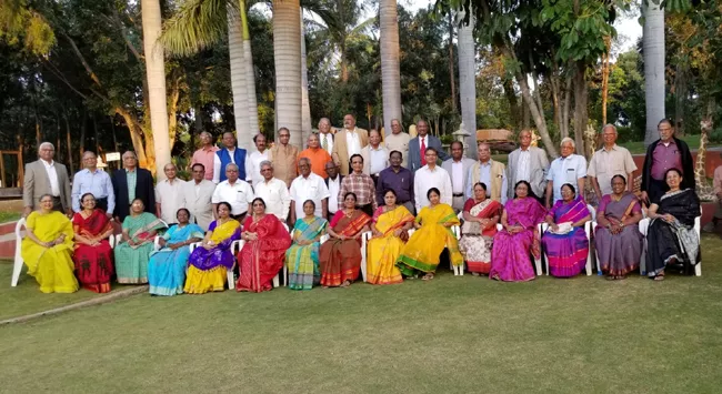 1969 Batch Chemical Engineering Students Reunion At Pragati Resorts - Sakshi