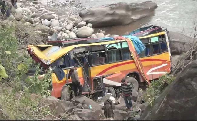 Bus fell into a gorge near Ku Nallah in Jammu Kashmir - Sakshi