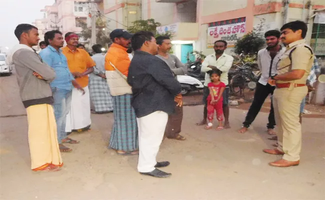 Cordon Search in Jakkampudi Colony Krishna - Sakshi