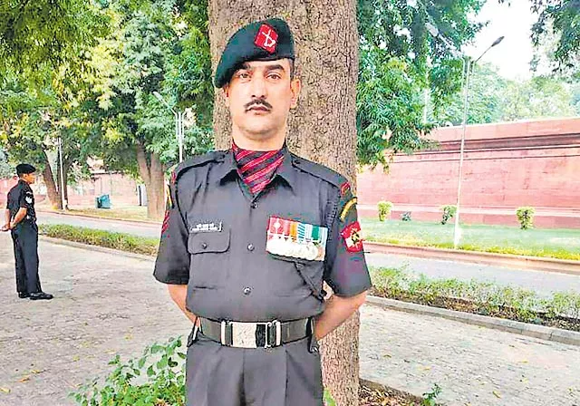 Lance Naik Nazir Ahmad Wani to be conferred with Ashok Chakra - Sakshi