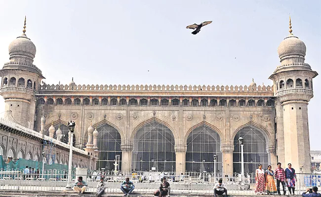 Makkah Masjid Repair Works Delayed - Sakshi