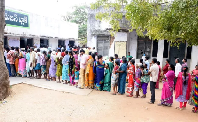 Second Phase of Telangana Panchayat Polling End - Sakshi