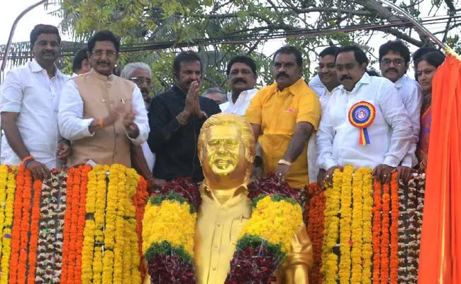 Mohan Babu Unveiled Statue Of Dasari Narayana Rao In Palakollu - Sakshi