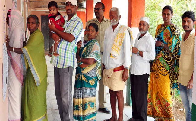 Telangana Panchayat Elections Second Phase Ended Peacefully - Sakshi