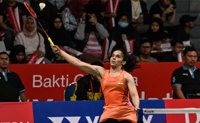 Saina soars into final of indonesia Masters  - Sakshi