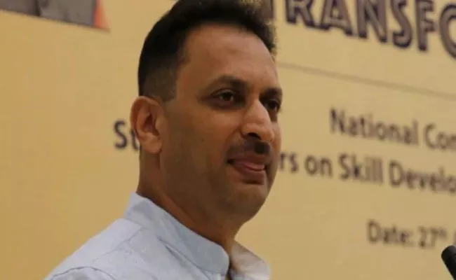 Anant Kumar Hegde Says Taj Mahal Not Built By Muslims - Sakshi