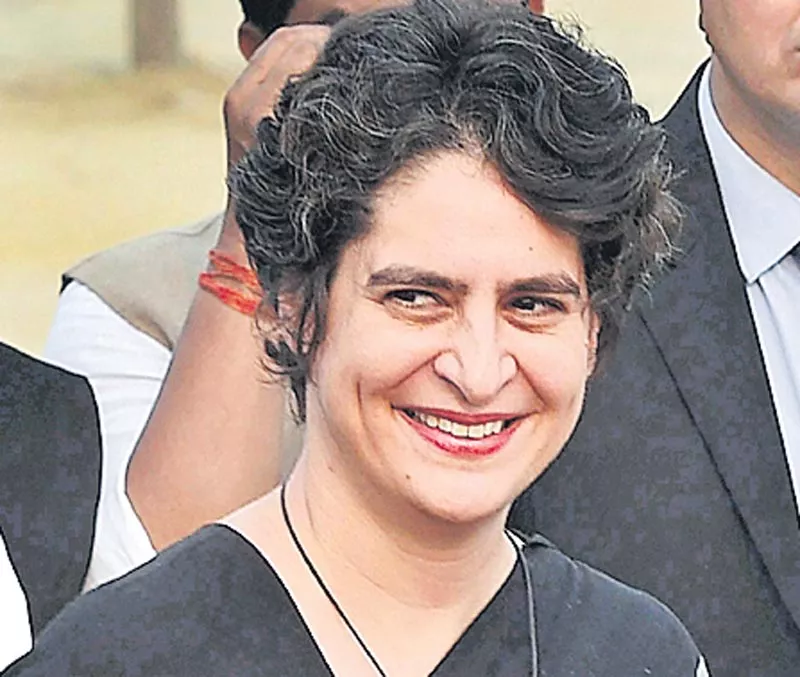 Priyanka Gandhi Vadra may Take holy Bath at Kumbhmela - Sakshi