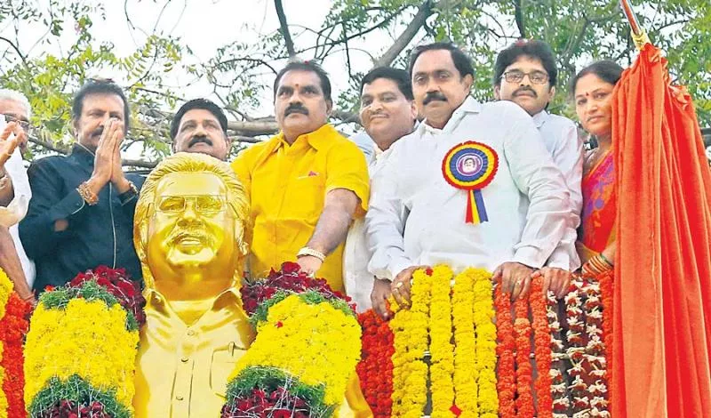 Dasari Narayana Rao Bronze Statue In Palakollu - Sakshi