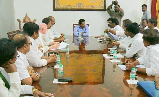 YSRCP BC Cell Leaders Meet Ys Jagan At Party Central Office - Sakshi