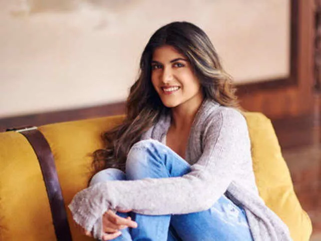 Ananya Birla Reveals Dad Kumar Mangalam Has Secret Instagram Account - Sakshi