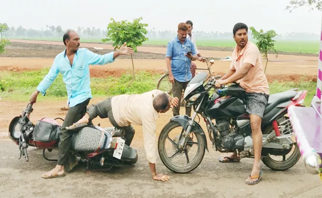 Bike Accidents in East Godavari - Sakshi