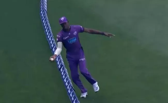 Jofra Archer Takes Incredible Catch Near Boundary Rope - Sakshi