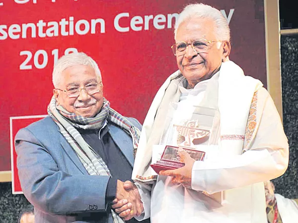 Kolakaluri Enoch after receiving the Sahitya Akademi Award - Sakshi