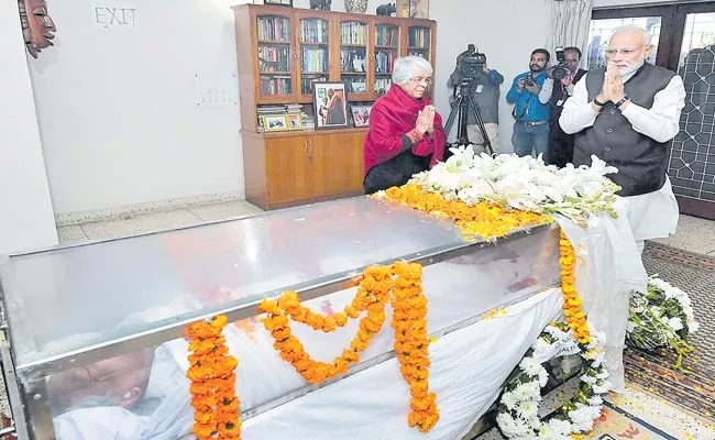 Socialist giant George Fernandes died - Sakshi