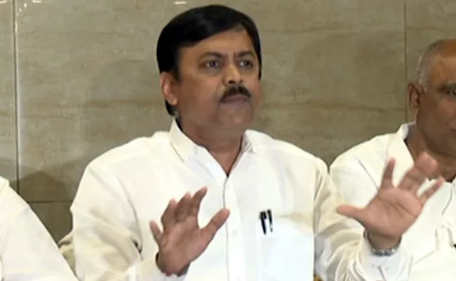 GVL Narasimha Rao Criticizes Chandrababu Over Kio Cars Industry - Sakshi