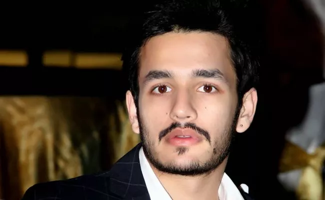 Akhil Akkineni About His Smoking Habit - Sakshi