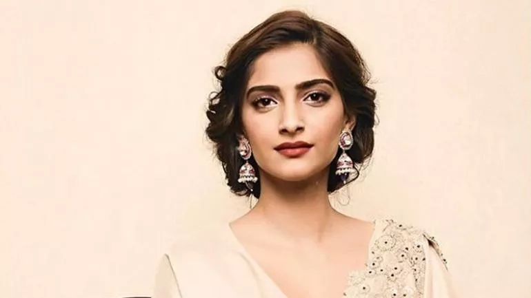 Sonam Kapoor On Rajkumar Hirani Sexual Harassment Row - Sakshi