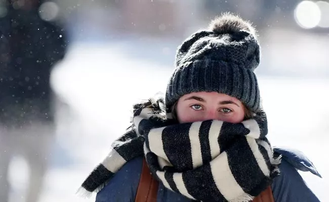 US Officials Told Not To Breathe Deeply For Polar Vortex Freezes - Sakshi