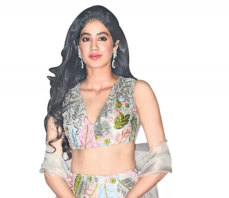 Janhvi Kapoor says she has still not processed her mother Sridevi's death - Sakshi