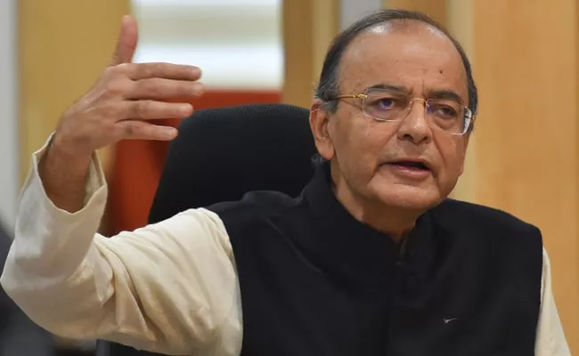 Arun Jaitley Said Due To Merger Of Public Sector Banks No Loss Of Jobs - Sakshi