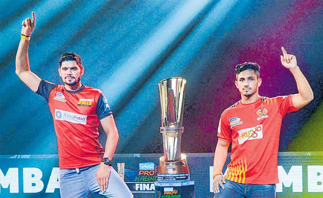 Pro Kabaddi Final: Gujarat Fortunegiants, Bengaluru Bulls - Sakshi