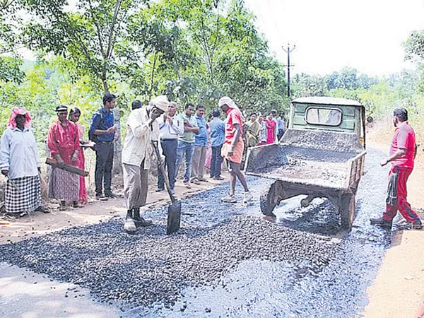 Bills Unreleased for Road works - Sakshi