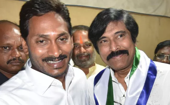 Actor Bhanu Chandar Joined In YSRCP - Sakshi