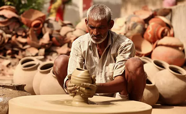 Piyush Goyal Announces Pension Scheme For Informal Workers - Sakshi