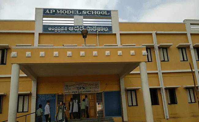 Staff Shortage Of Model Schools Anantapur - Sakshi