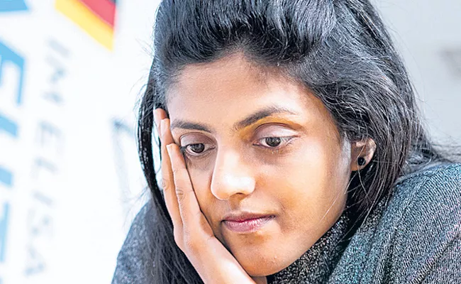 Dronavalli harika faced another draw - Sakshi