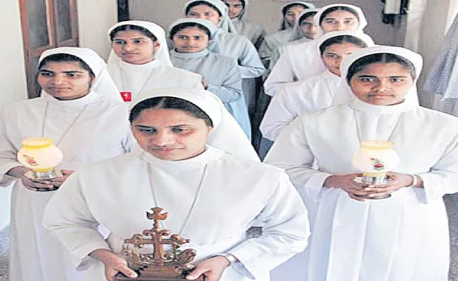 Jalandhar Diocese Stalls Orders To Nuns Protesting Against Bishop - Sakshi