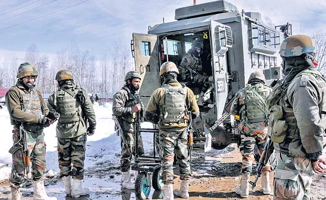 5 Terrorists Killed In Encounter In Jammu And Kashmirs Kulgam - Sakshi