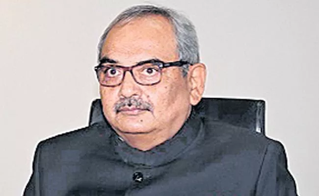 Congress urges CAG Rajiv Mehrishi to recuse himself from audit - Sakshi