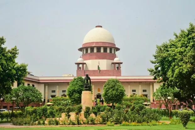 Saradha chit-fund scam: Supreme Court refuses to entertain a plea filed - Sakshi