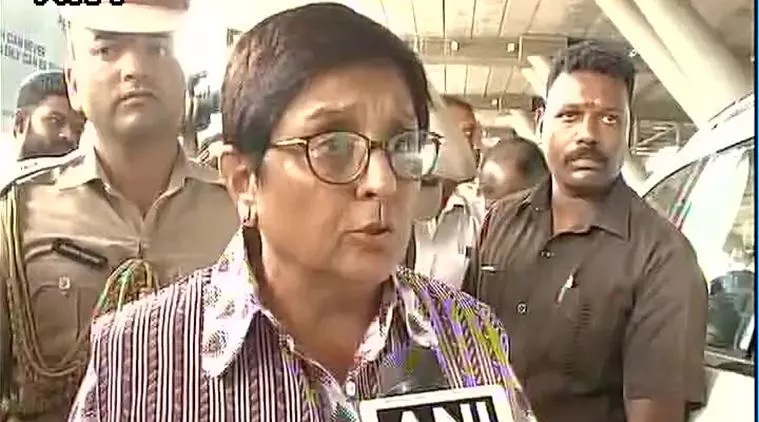 Kiran Bedi Taught Traffic Lessons To People In Puducherry - Sakshi