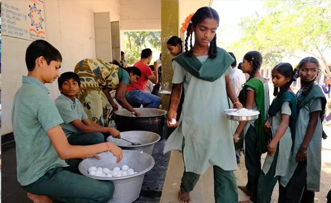 Midday Meals Has Failed Govt Schools Nalgonda - Sakshi